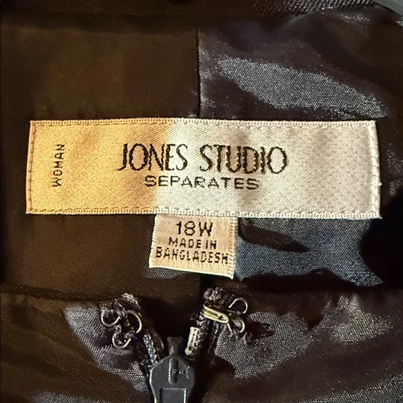 Jones Studio Black Blazer and Sleeveless Dress Set - Picture 4 of 4